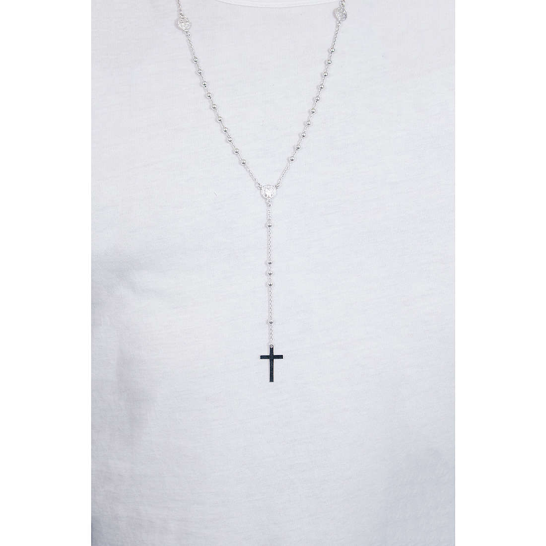Amen necklaces Rosari man CROSBU wearing