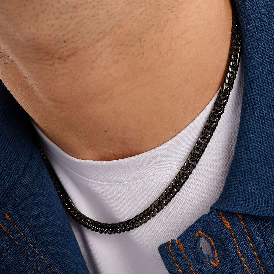 Brosway necklaces Naxos man BNX03 wearing
