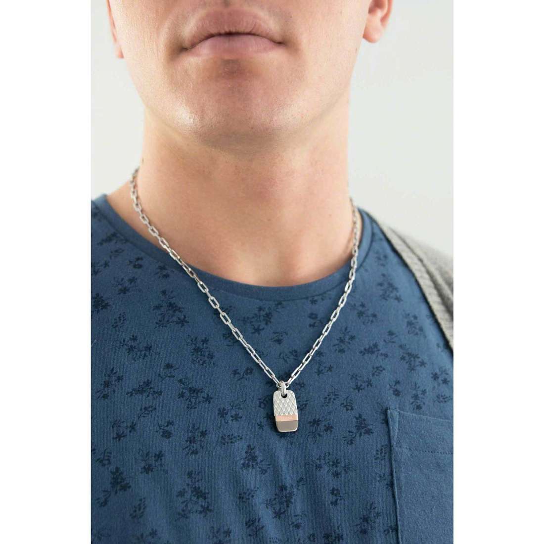 Fossil necklaces Holiday 15 man JF02084998 wearing