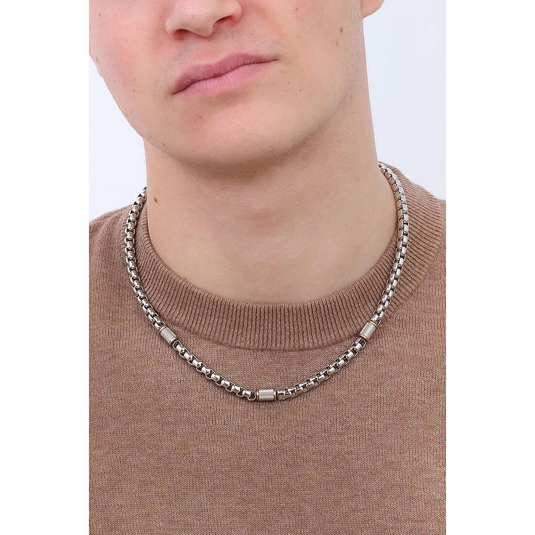 Fossil necklaces Jewelry man JF04145998 wearing