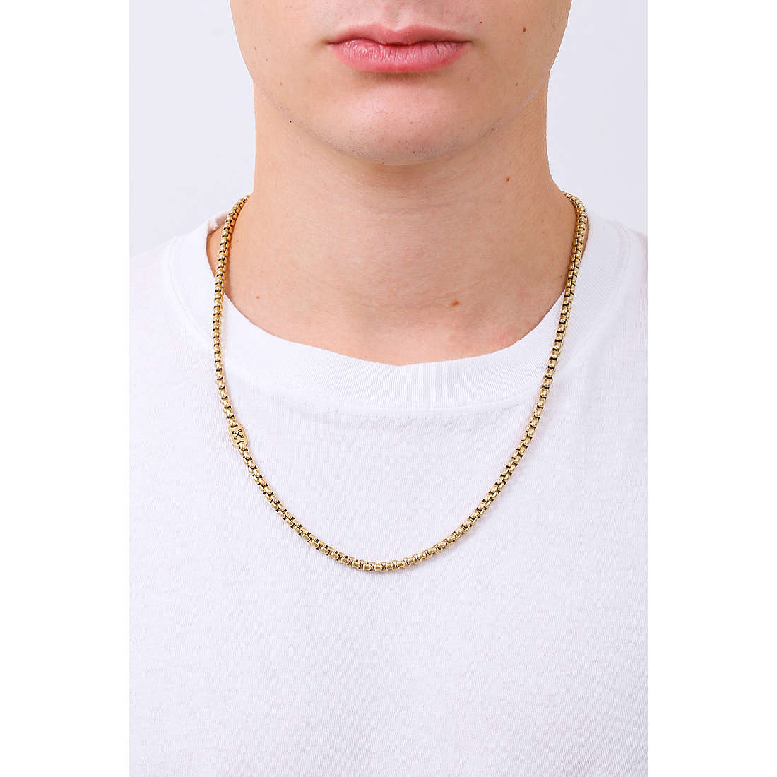 Fossil necklaces Jewelry man JF04337710 wearing