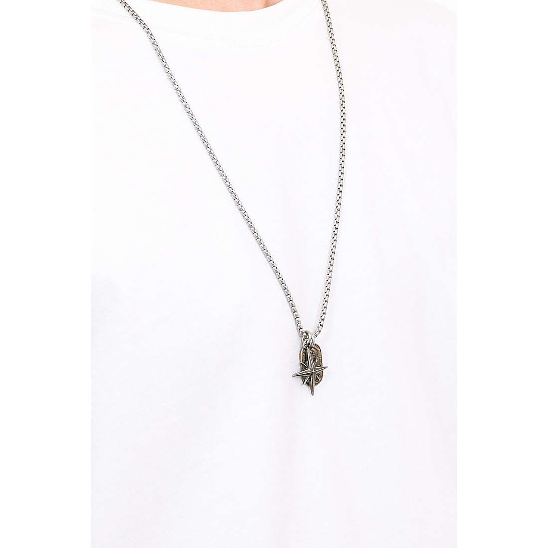 Fossil necklaces Vintage Casual man JF03624998 wearing