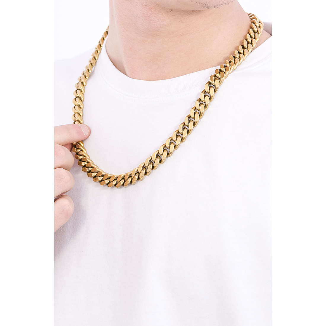 Guess necklaces Hype man JUMN70015JW wearing