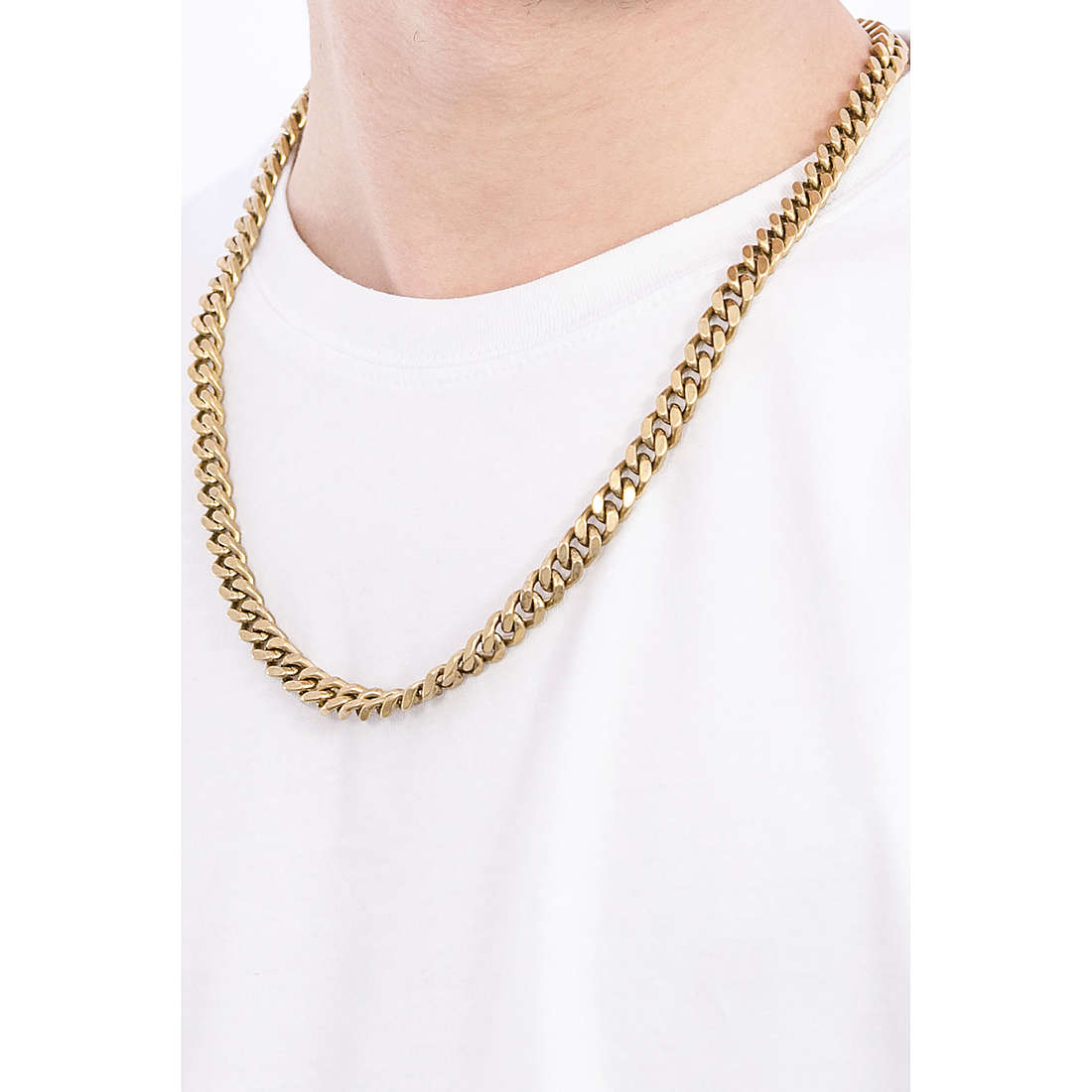 Guess necklaces Hype man JUMN70021JW wearing