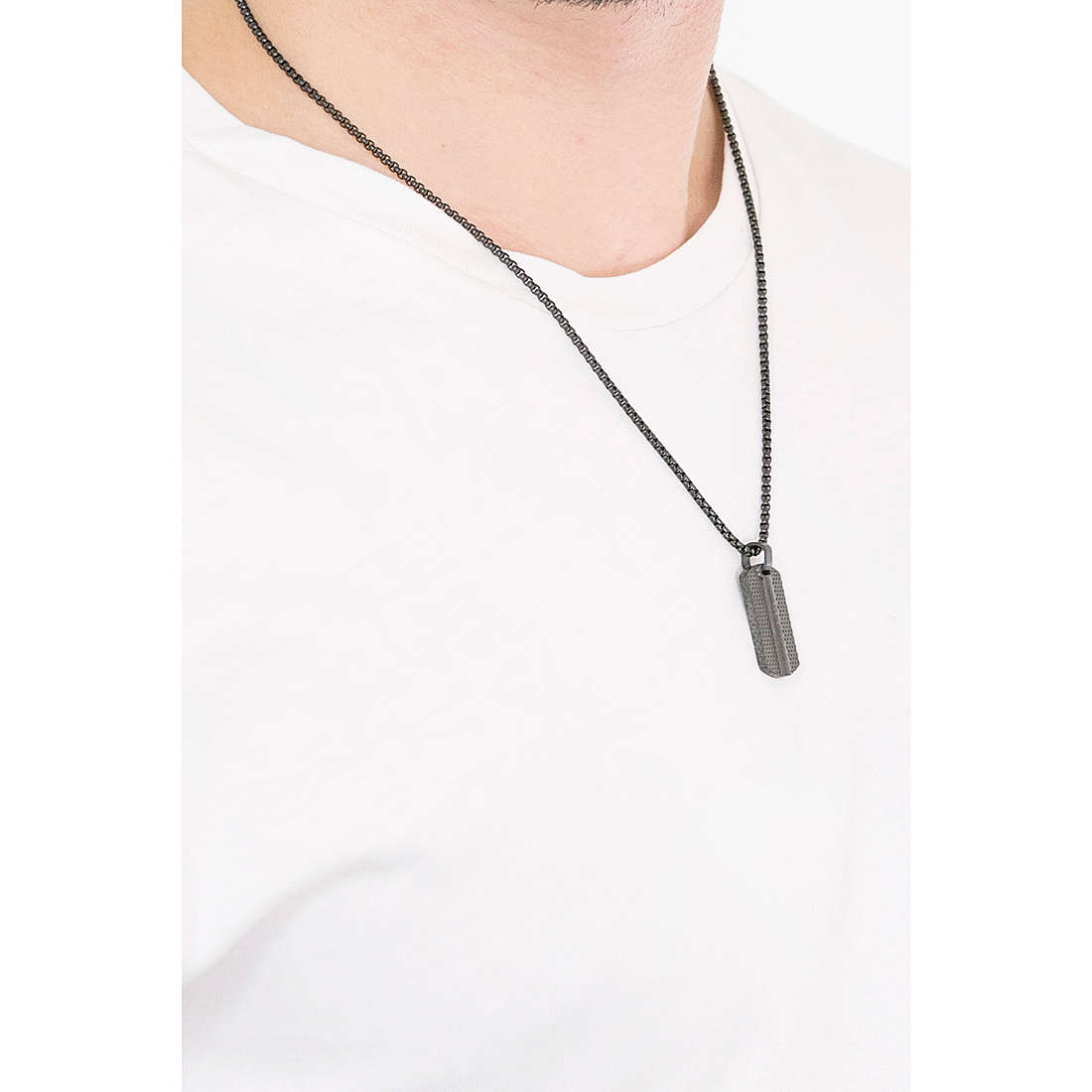 Guess necklaces man UMN28003 wearing