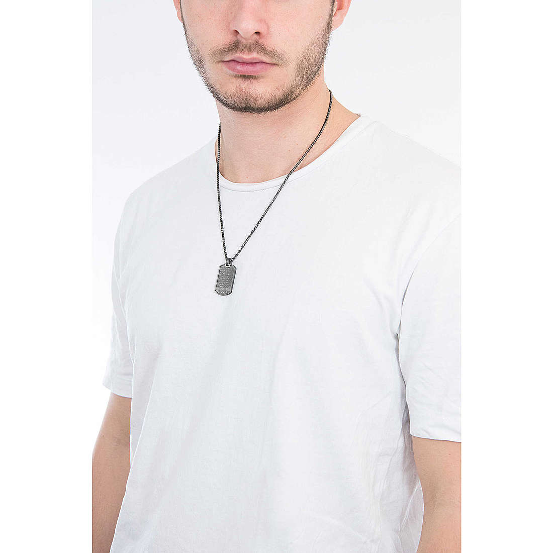Guess necklaces man UMN29005 wearing