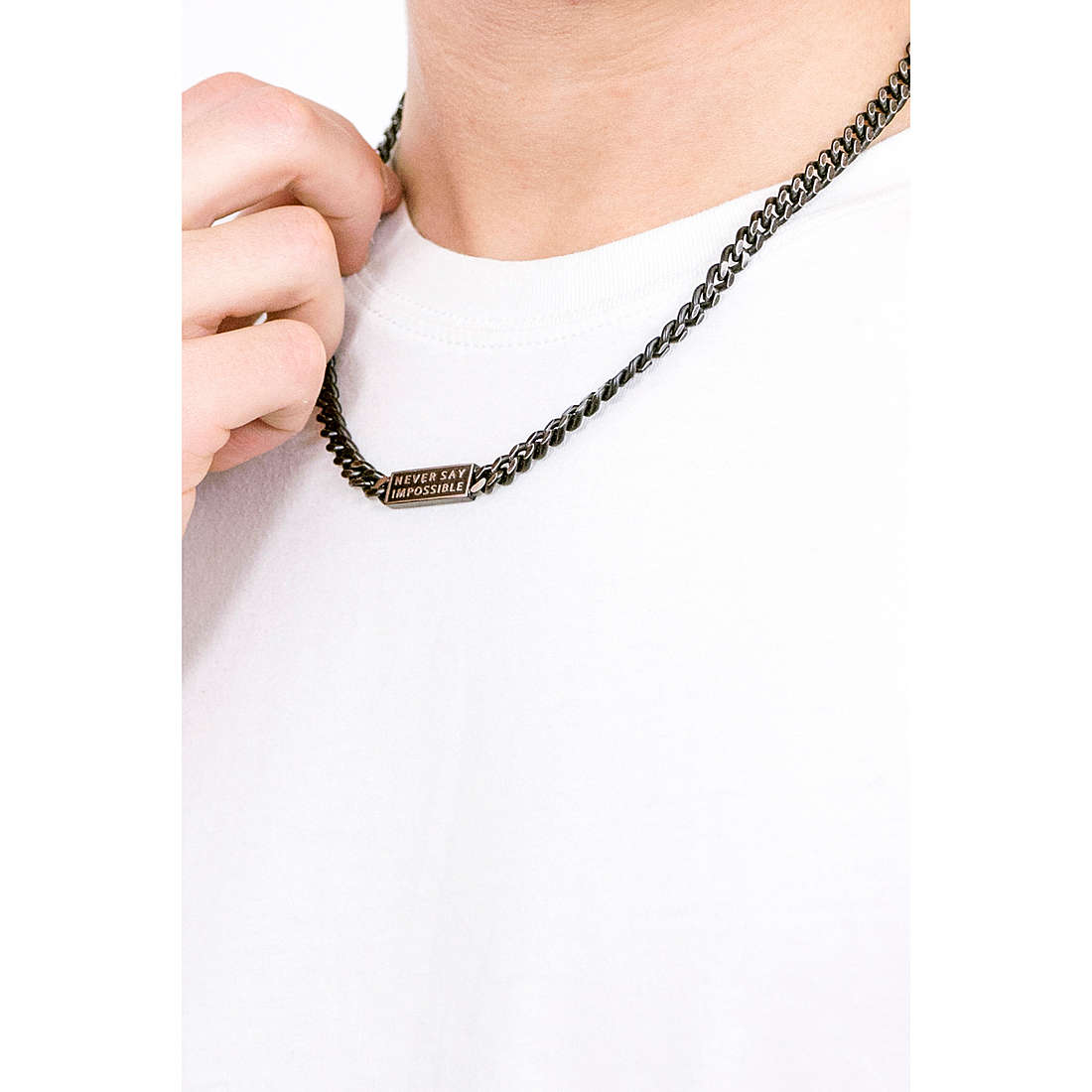 Kidult necklaces Philosophy man 751192 wearing
