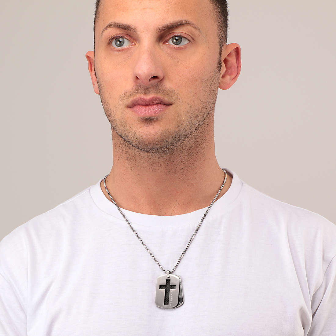 Sector necklaces No Limits man SARG06 wearing