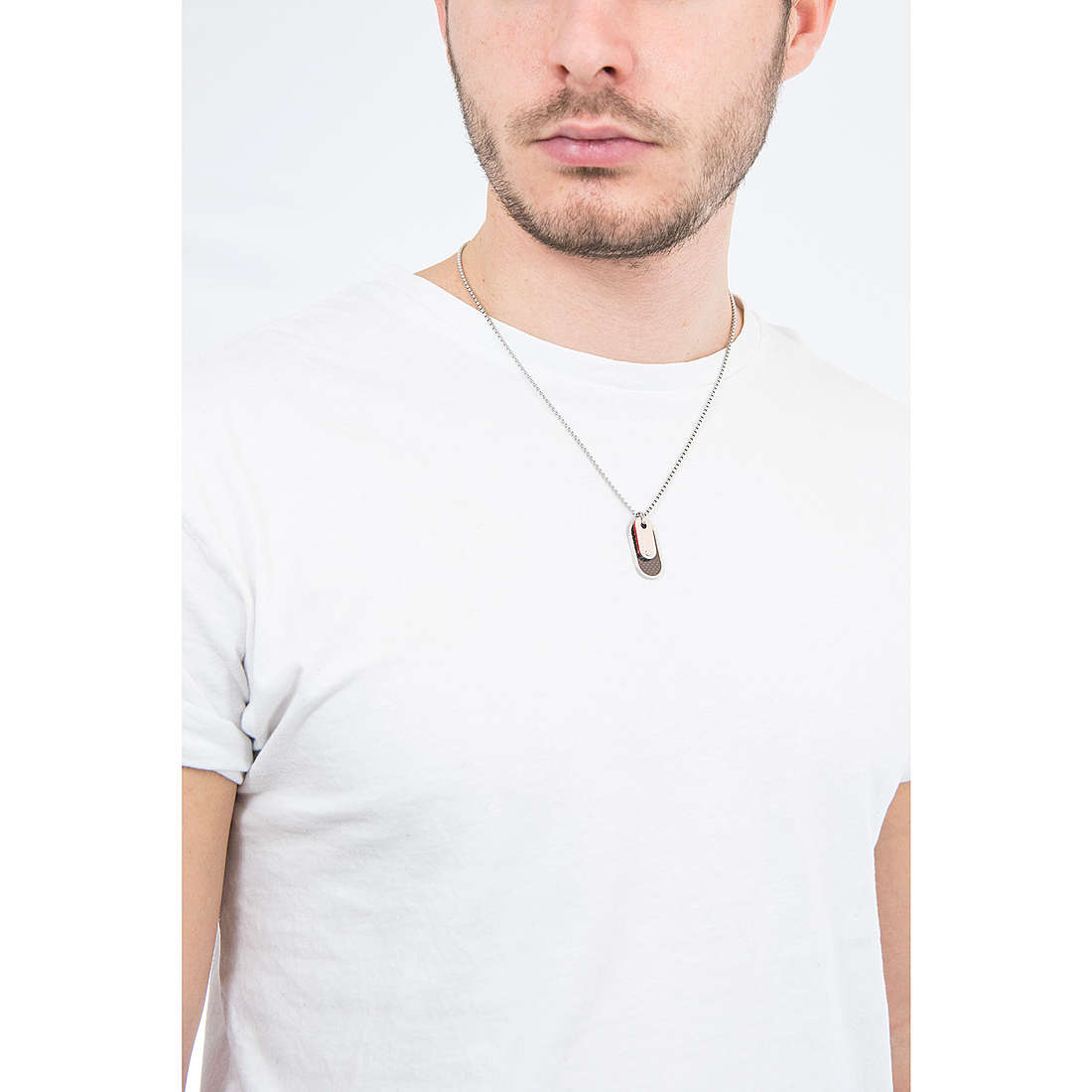 Sector necklaces No Limits man SARH01 wearing