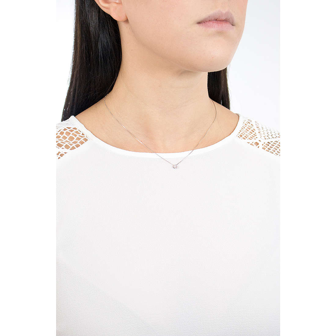 Comete necklaces Storia di Luce woman GLB 1415 wearing