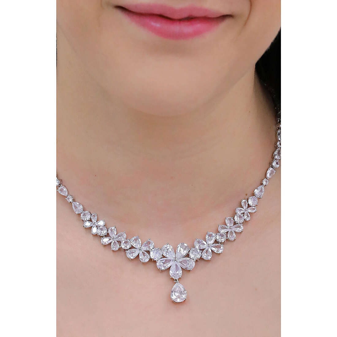 Ottaviani necklaces Elegance woman 500689C wearing