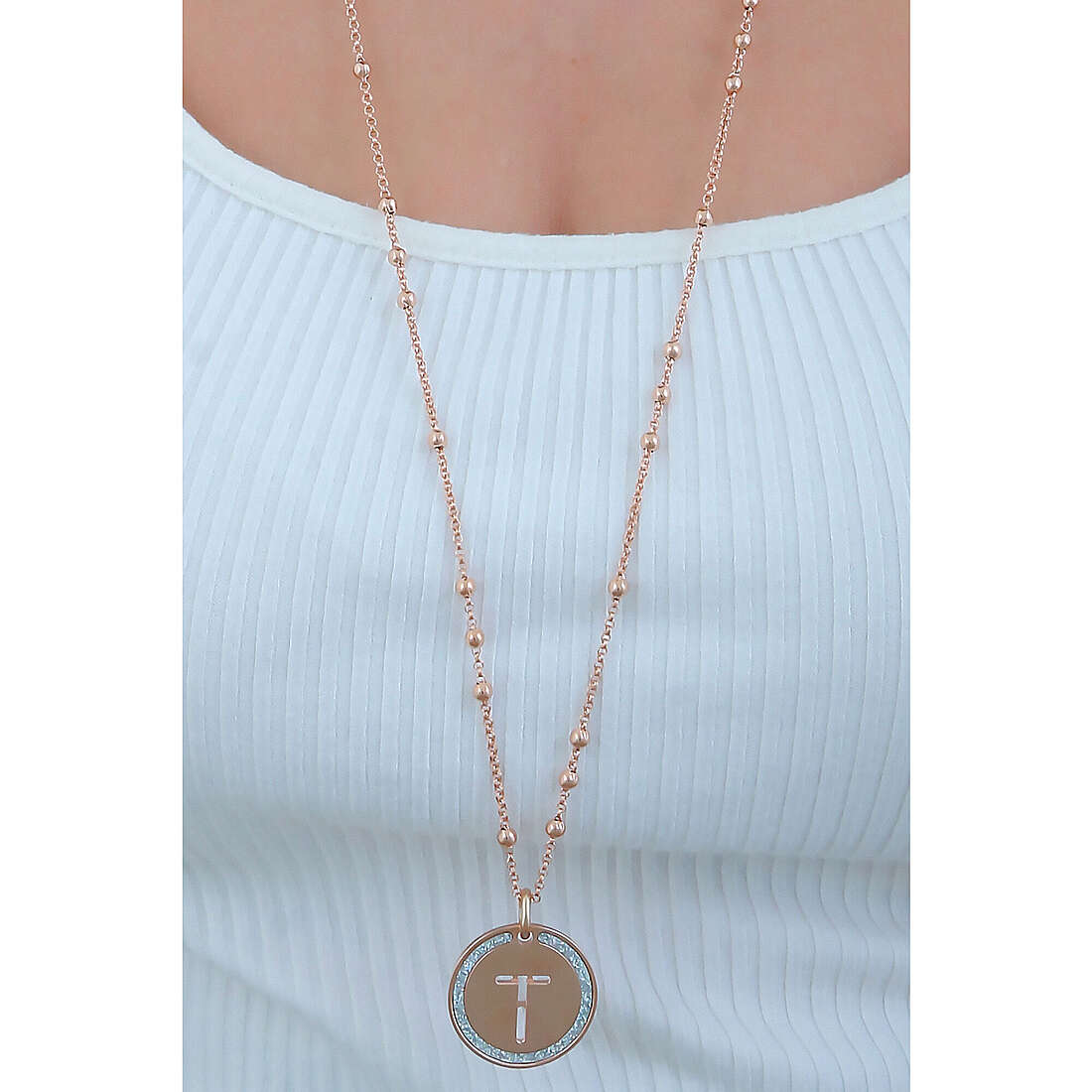 Bliss necklaces Love Letters woman 20071318 wearing