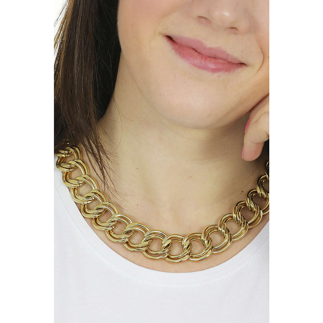Breil necklaces Hyper woman TJ3043 wearing