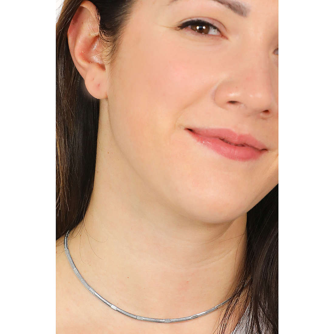 Breil necklaces Sinuous woman TJ3092 wearing