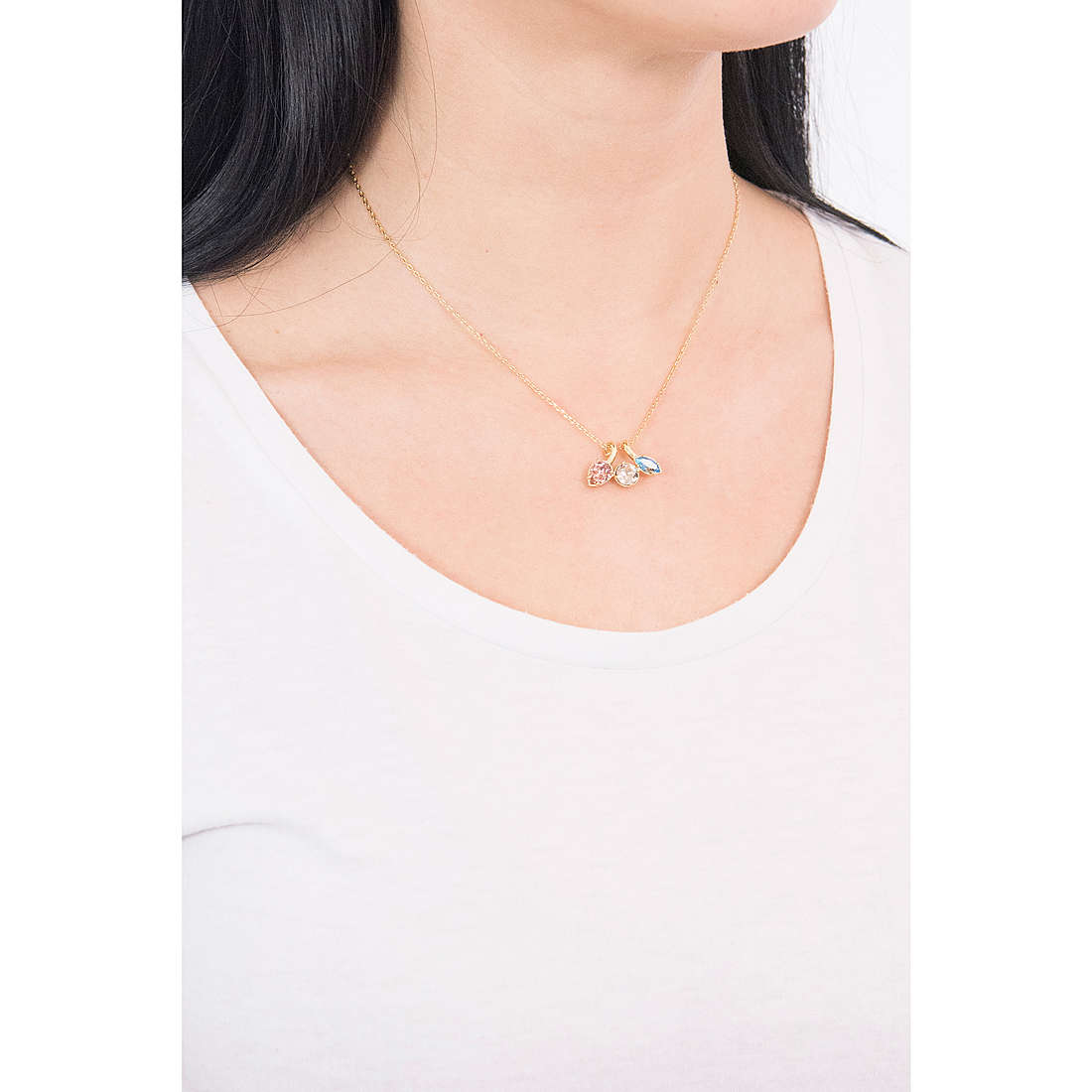 Brosway necklaces Affinity woman BFF71 wearing