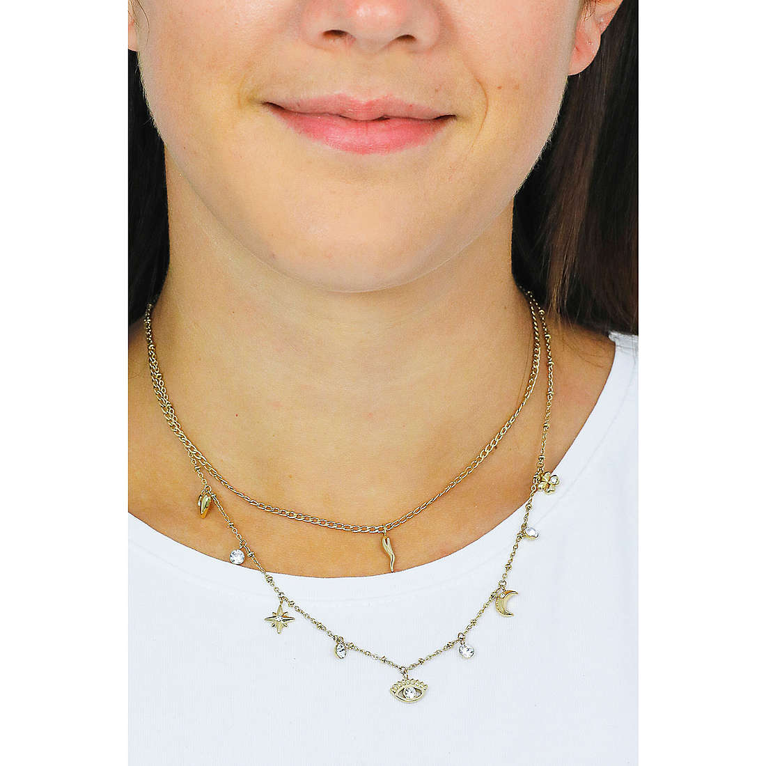 Brosway necklaces Chant woman BAH46 wearing