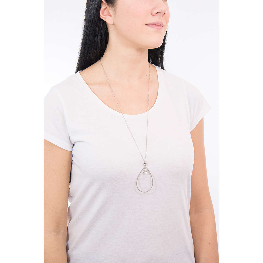Brosway necklaces Destiny woman BDY01 wearing