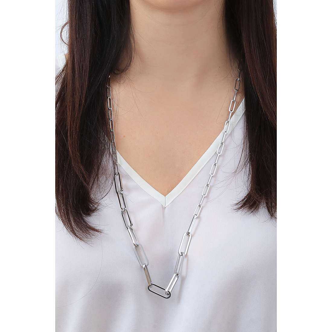 Brosway necklaces Emphasis woman BEH01 wearing