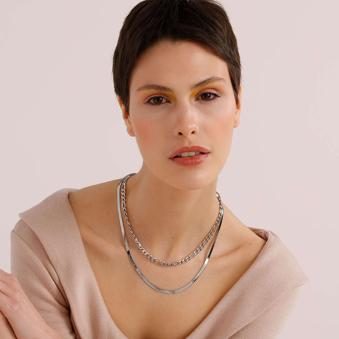 Brosway necklaces Symphonia woman BYM107 wearing