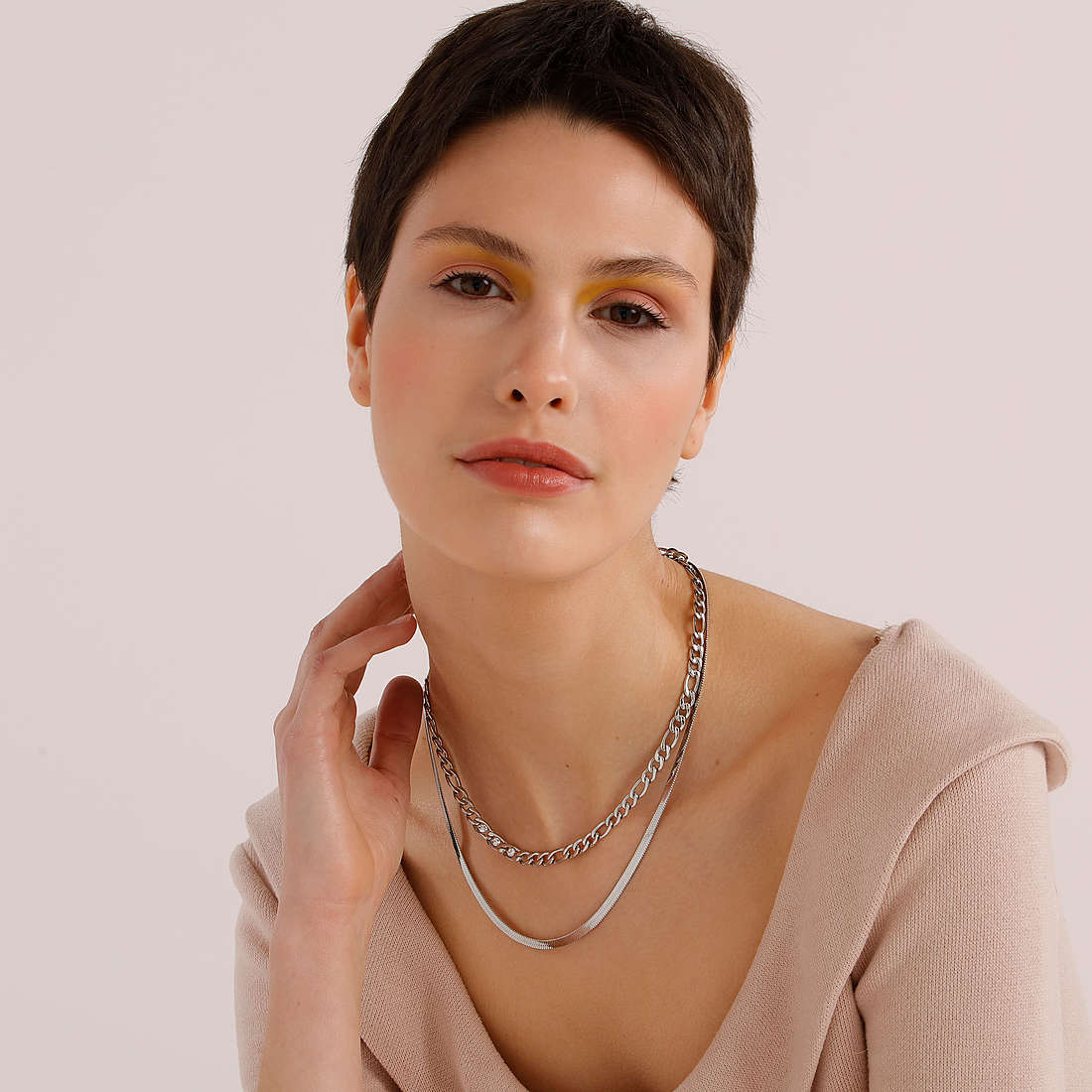 Brosway necklaces Symphonia woman BYM107 wearing