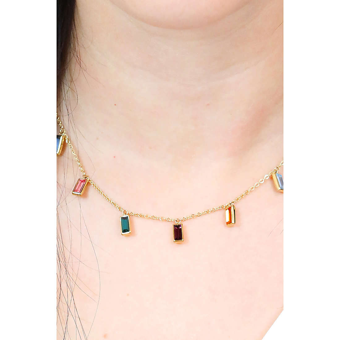 Brosway necklaces Symphony woman BYM05 wearing