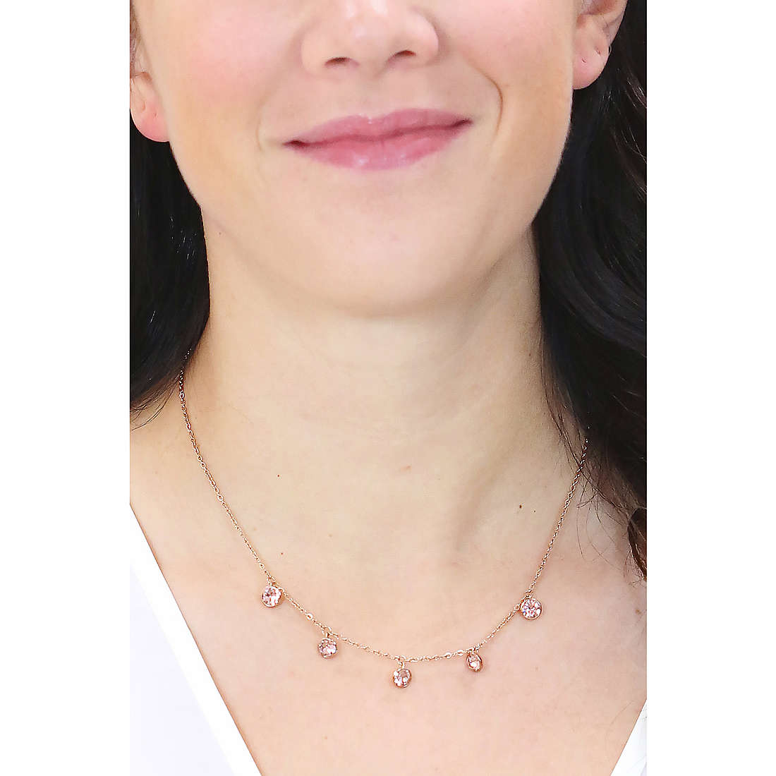 Brosway necklaces Symphony woman BYM11 wearing