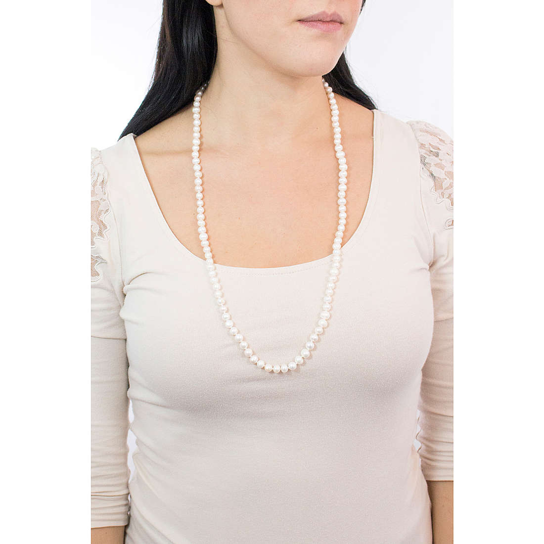 Comete necklaces Fantasia di Perle woman FBQ 113 wearing