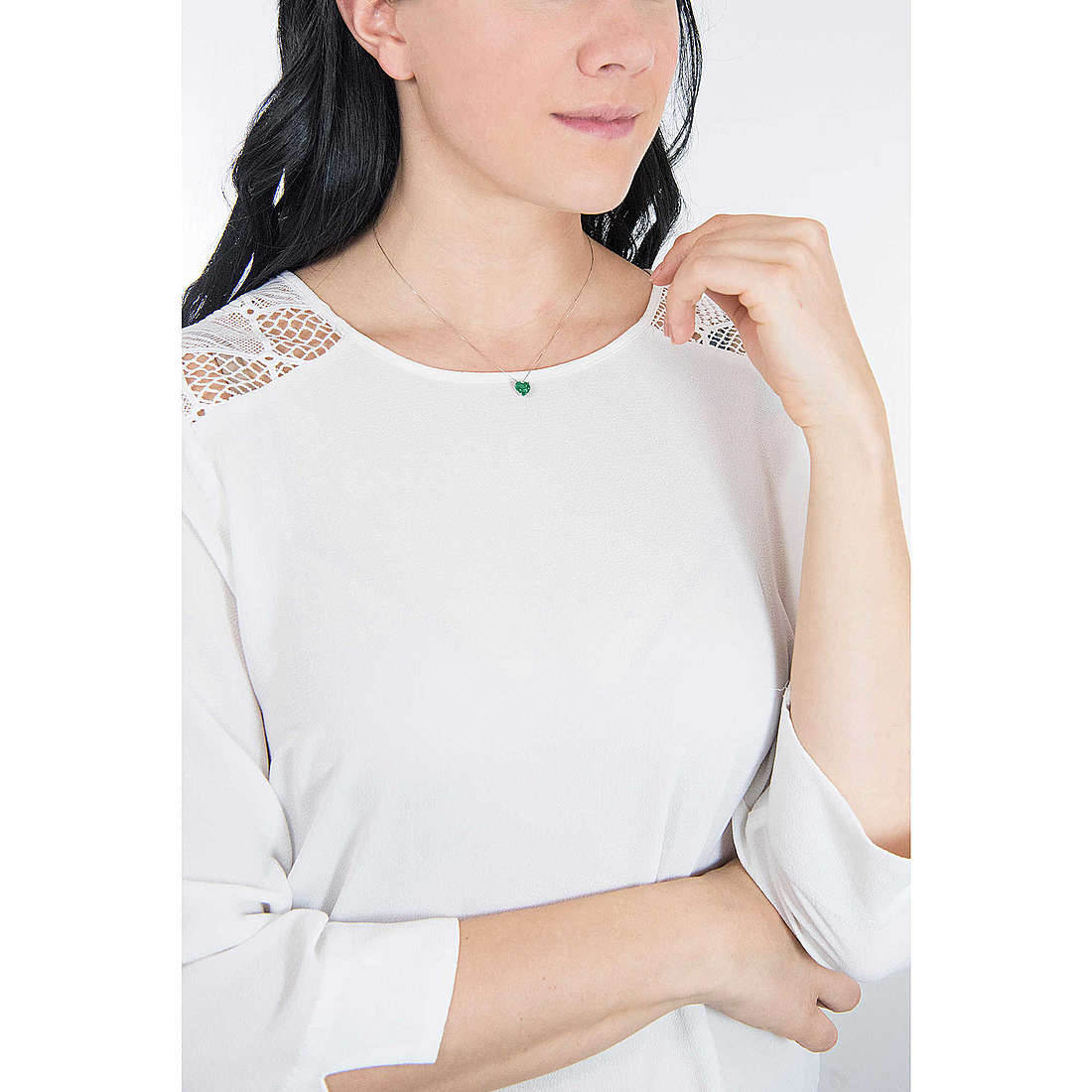 Comete necklaces Storia di Luce woman GLB 1431 wearing