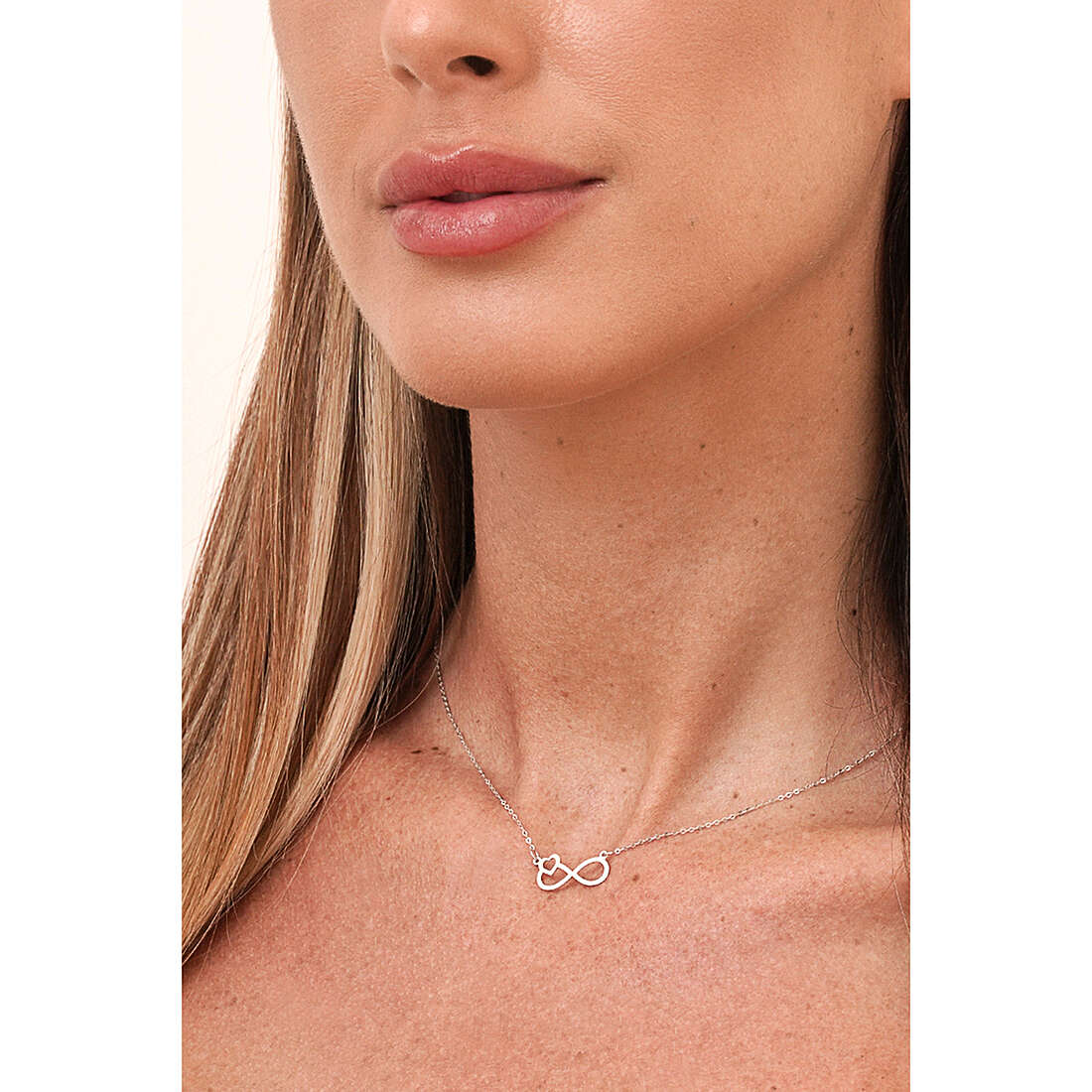GioiaPura necklaces Oro 375 woman GP9-S249368 wearing