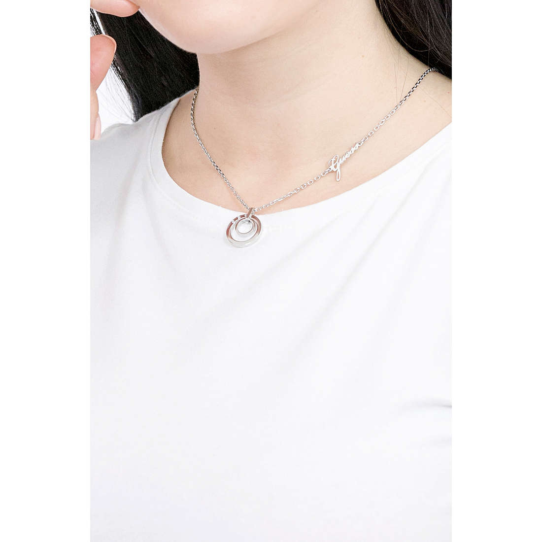Guess necklaces woman UBN29034 wearing