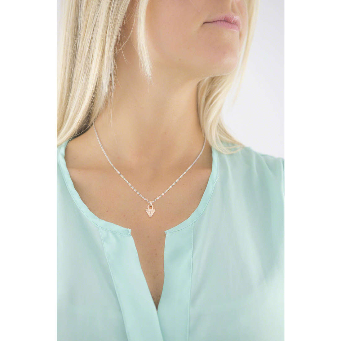 Guess necklaces woman UBN61103 wearing