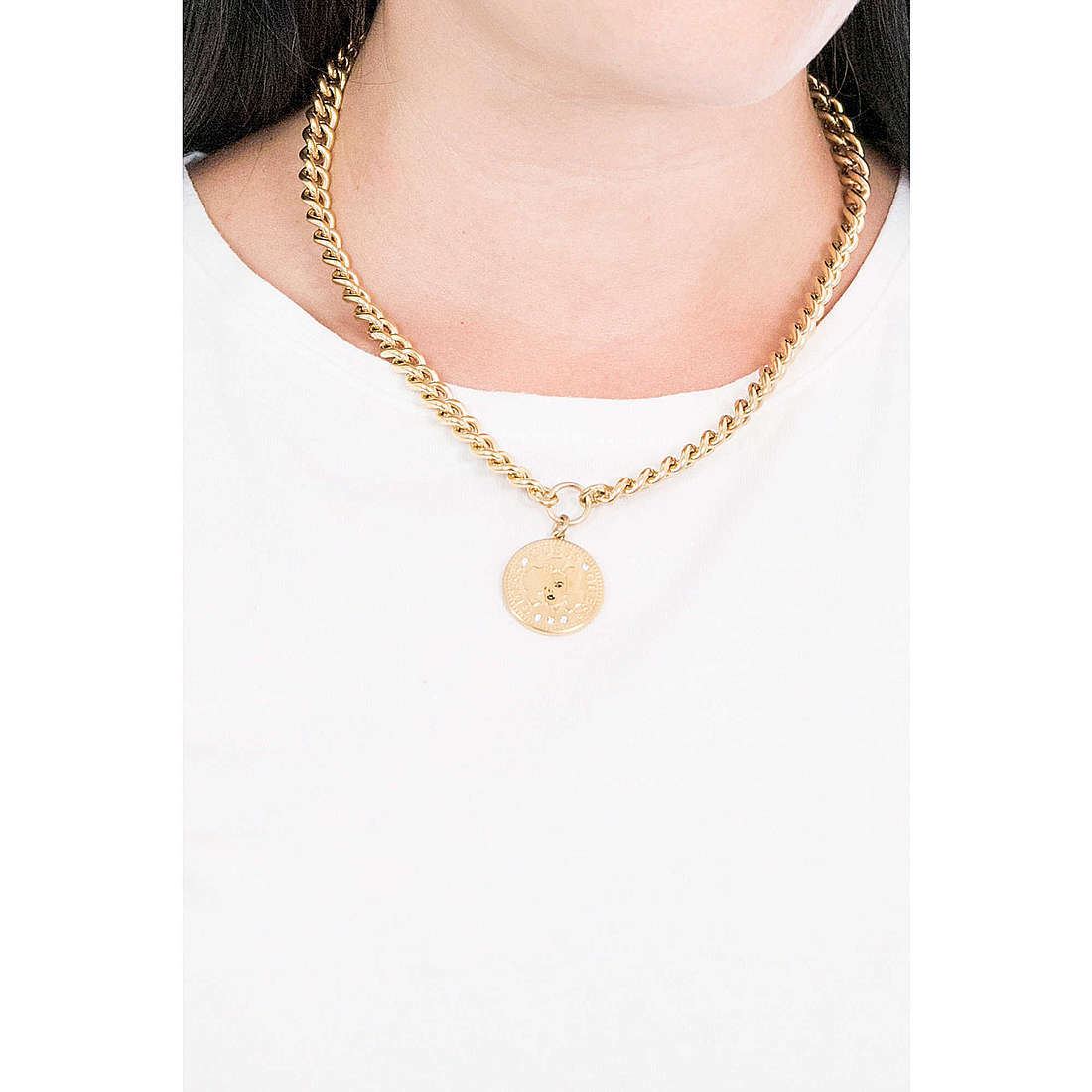 Guess necklaces woman UBN79121 wearing