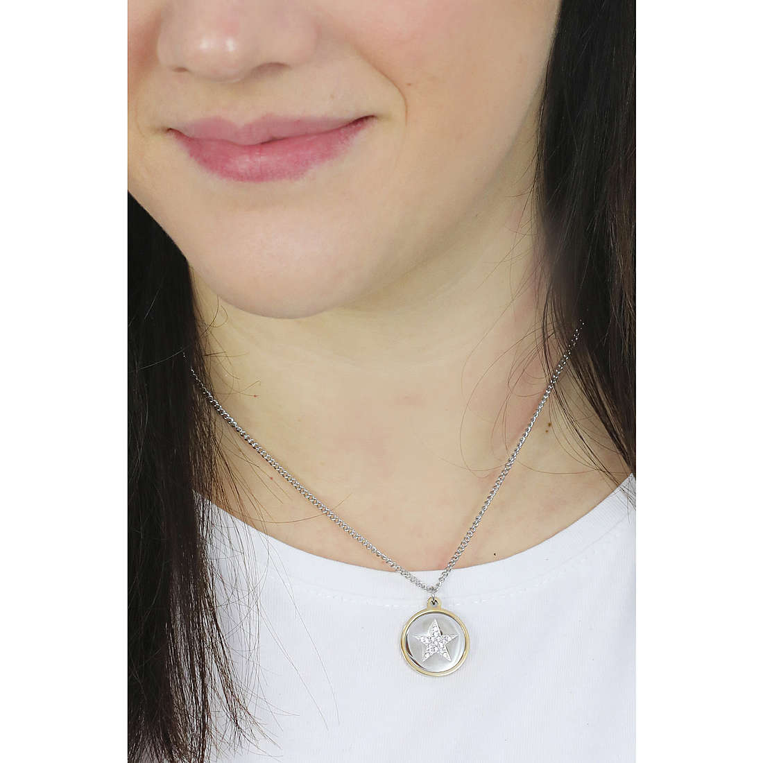 Kidult necklaces Family woman 751218 wearing