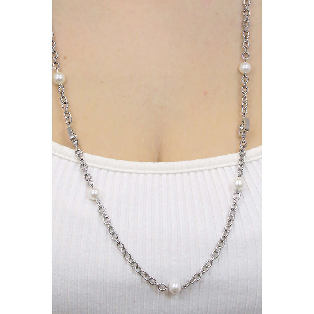 Liujo necklaces Icona woman LJ1663 wearing