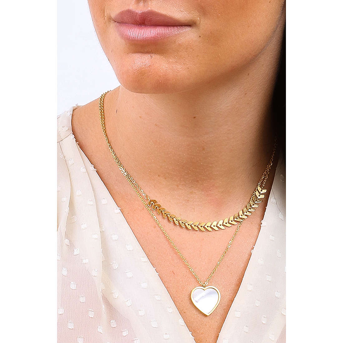 Lylium necklaces Pearly woman AC-C019G wearing