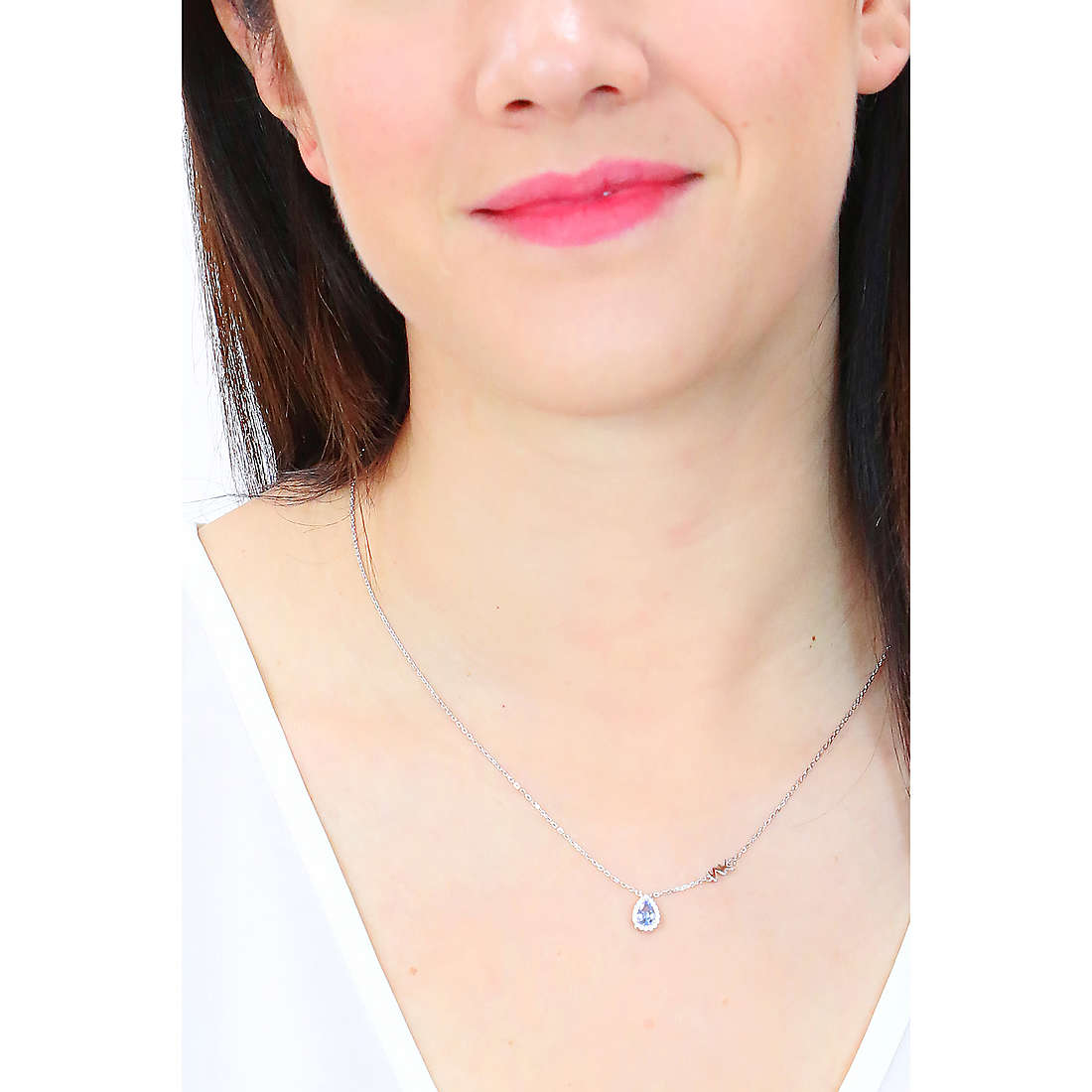 Michael Kors necklaces Premium woman MKC1453A8040 wearing