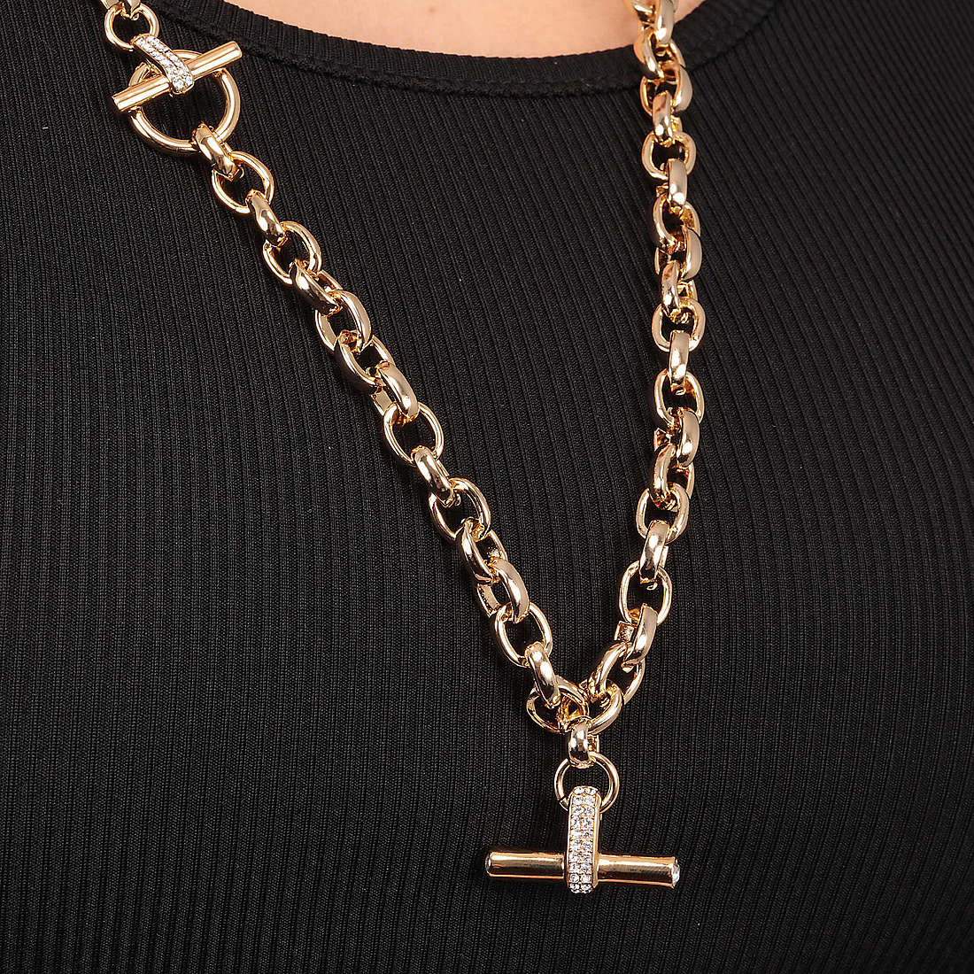 Morellato necklaces Abbraccio woman SAUC01 wearing