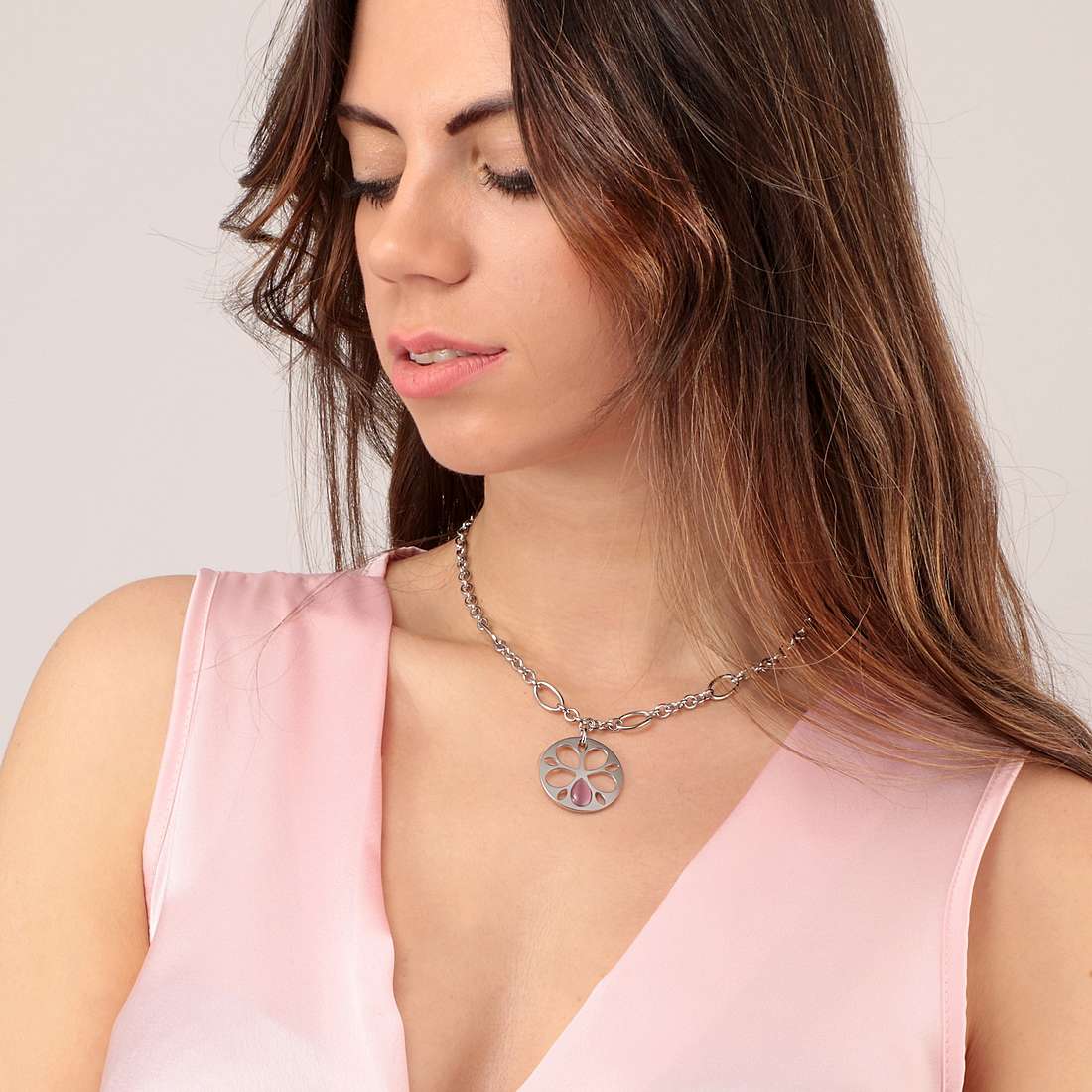 Morellato necklaces Fiore woman SATE07 wearing