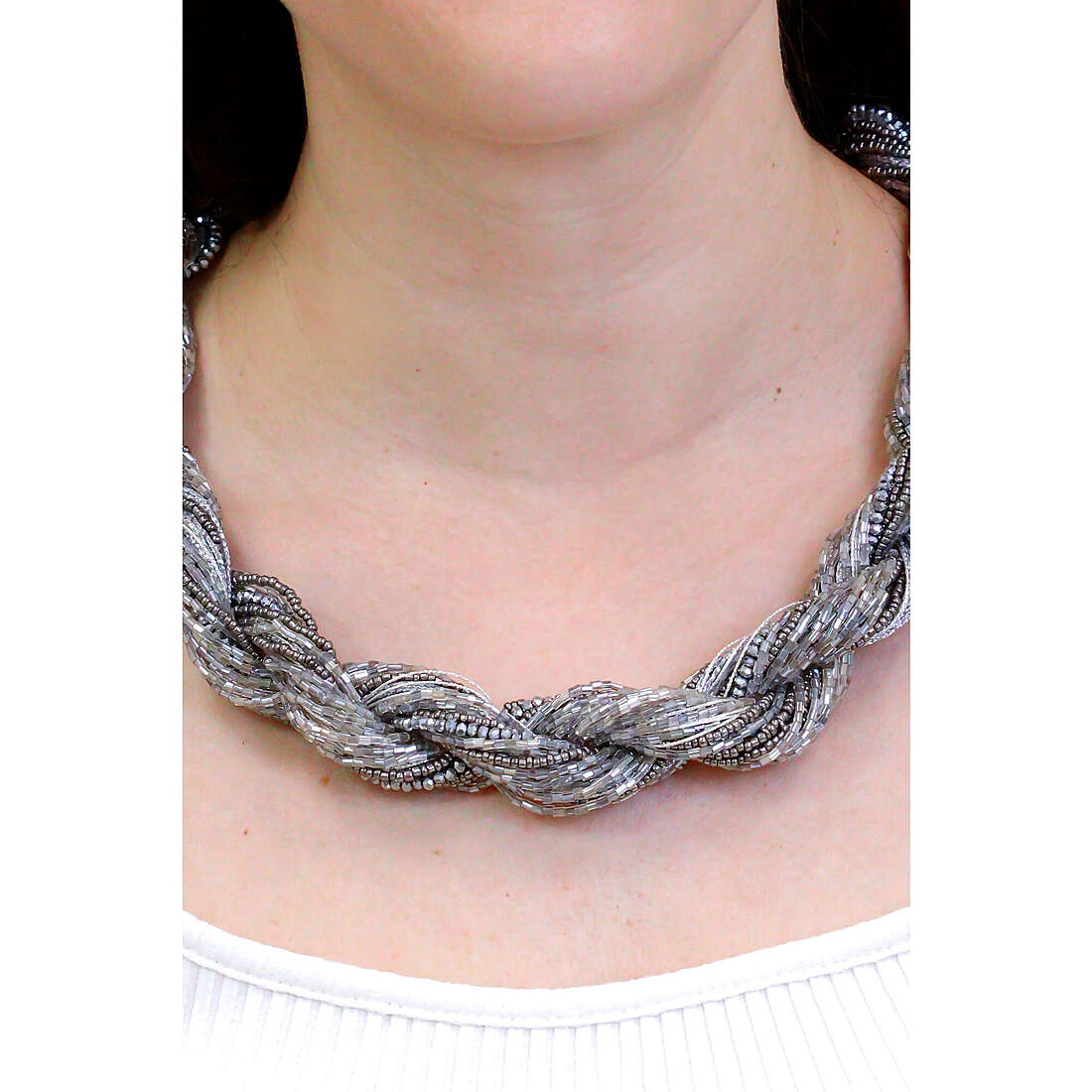 Ottaviani necklaces woman 480345 wearing