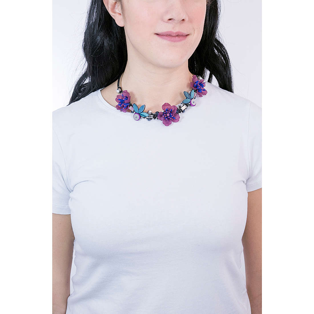 Ottaviani necklaces woman 500350C wearing