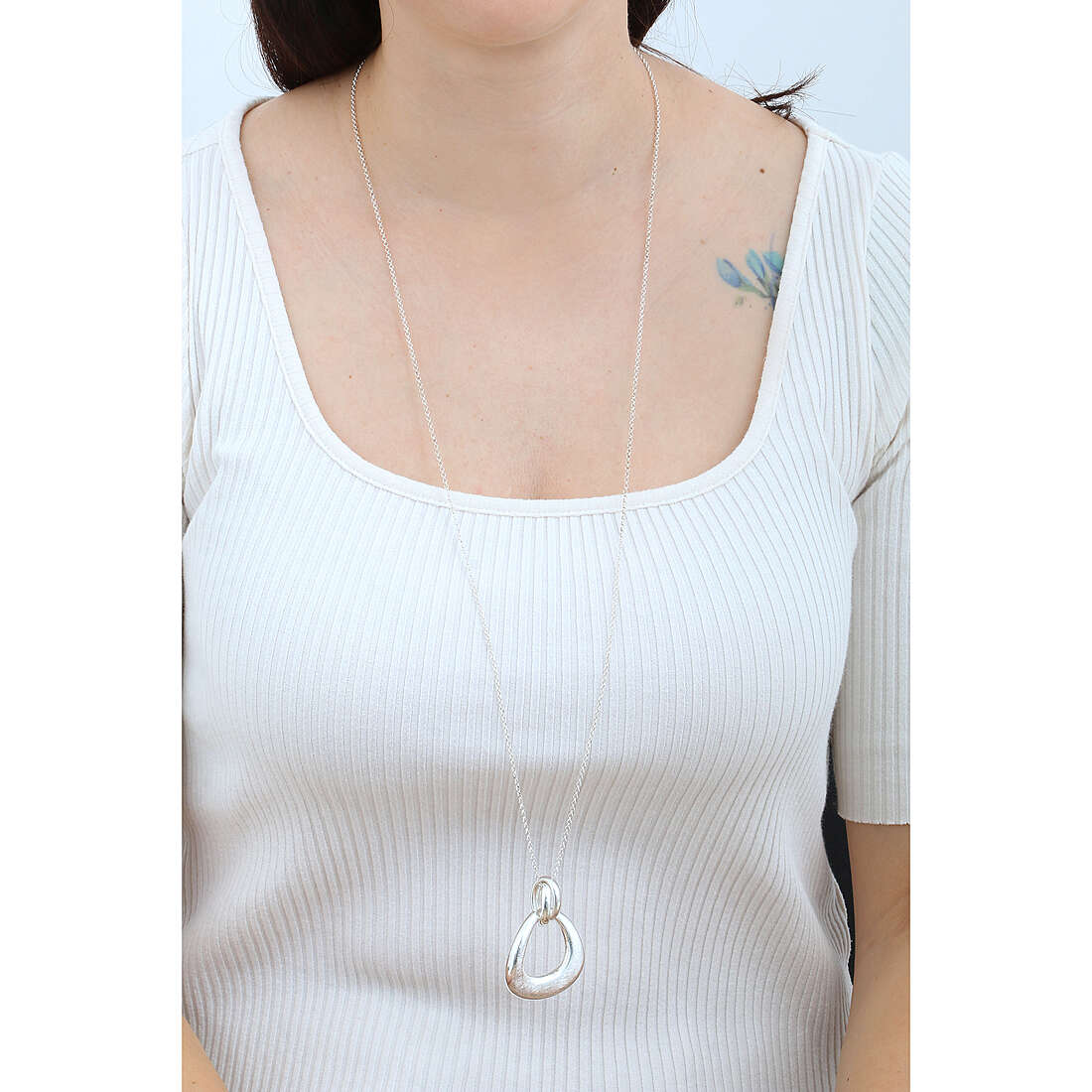 Ottaviani necklaces woman 600149C wearing