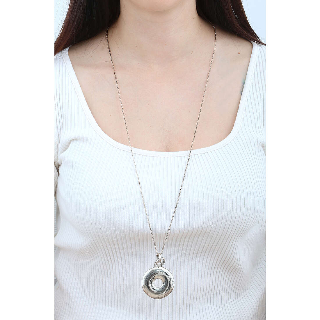 Ottaviani necklaces woman 600152C wearing
