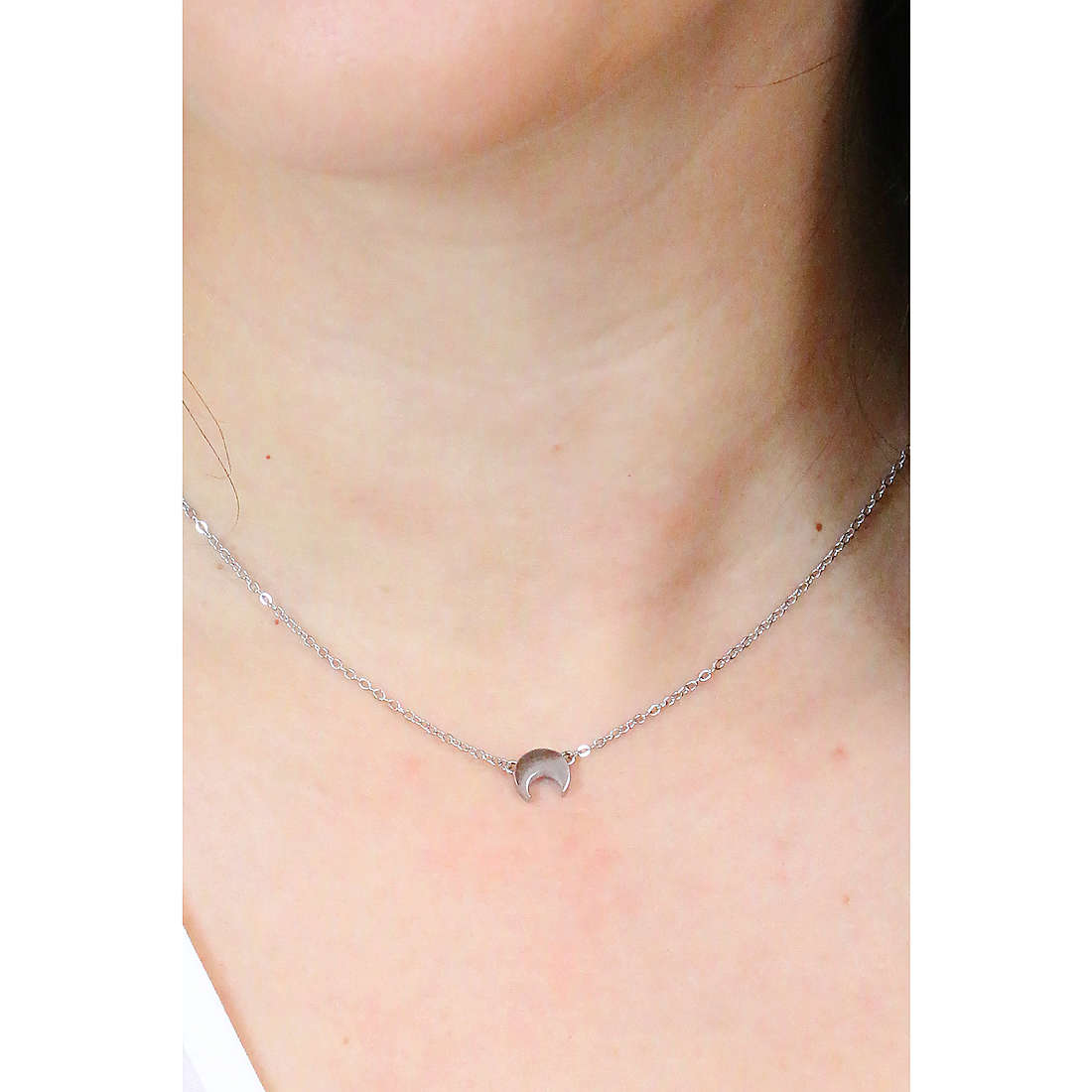 Sagapò necklaces Click woman SCK07 wearing