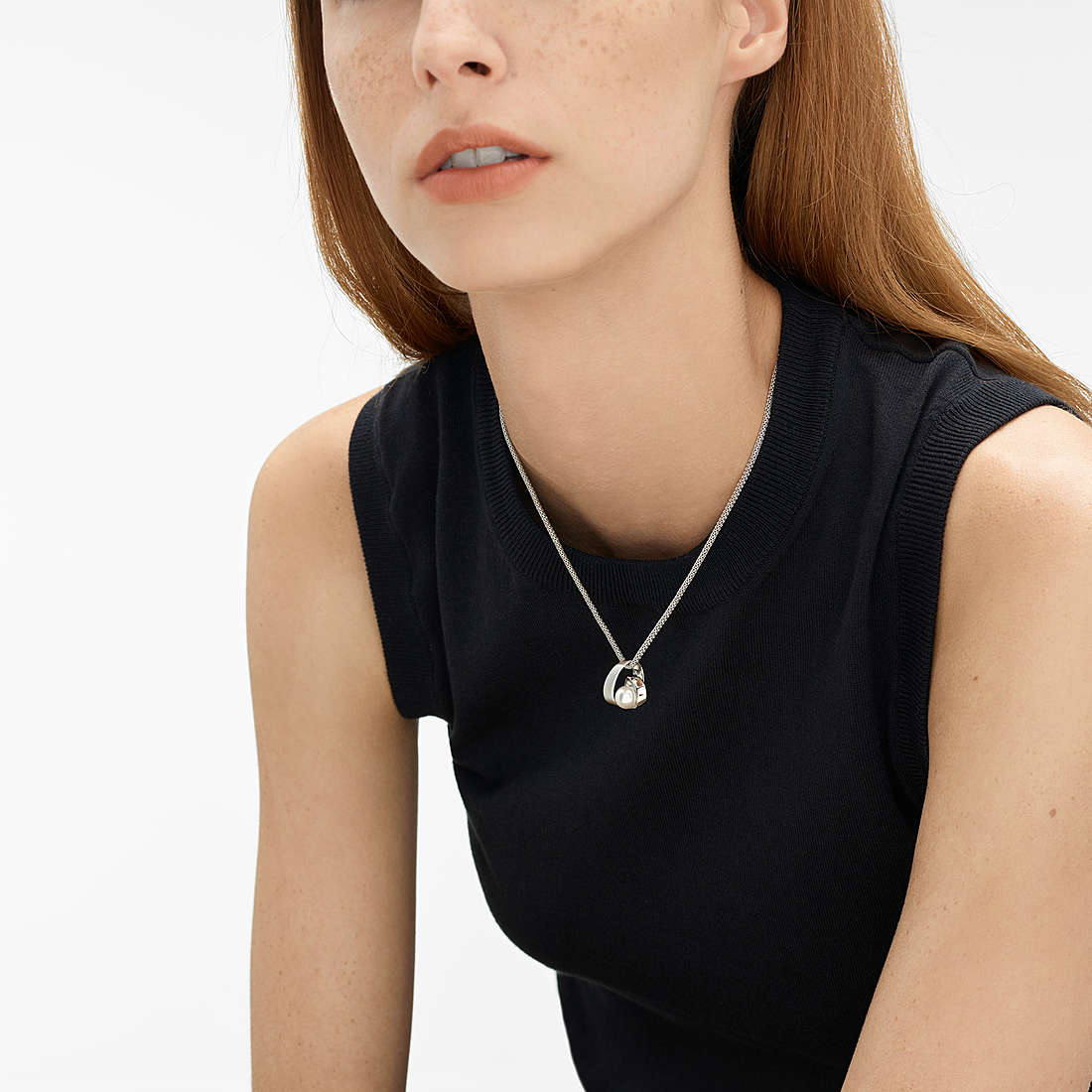 Skagen necklaces Fall 2015 woman SKJ0749040 wearing