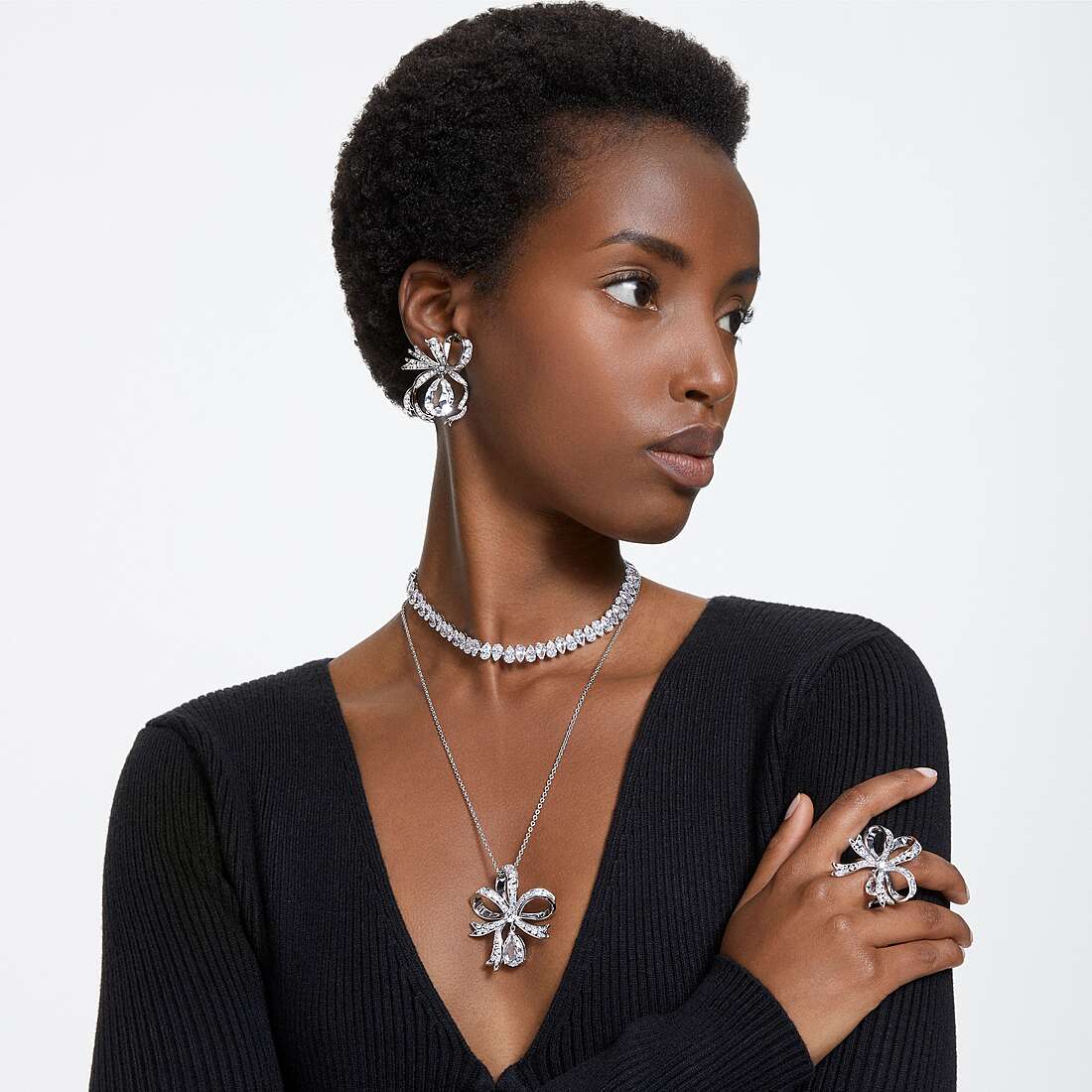 Swarovski necklaces woman 5647561 wearing