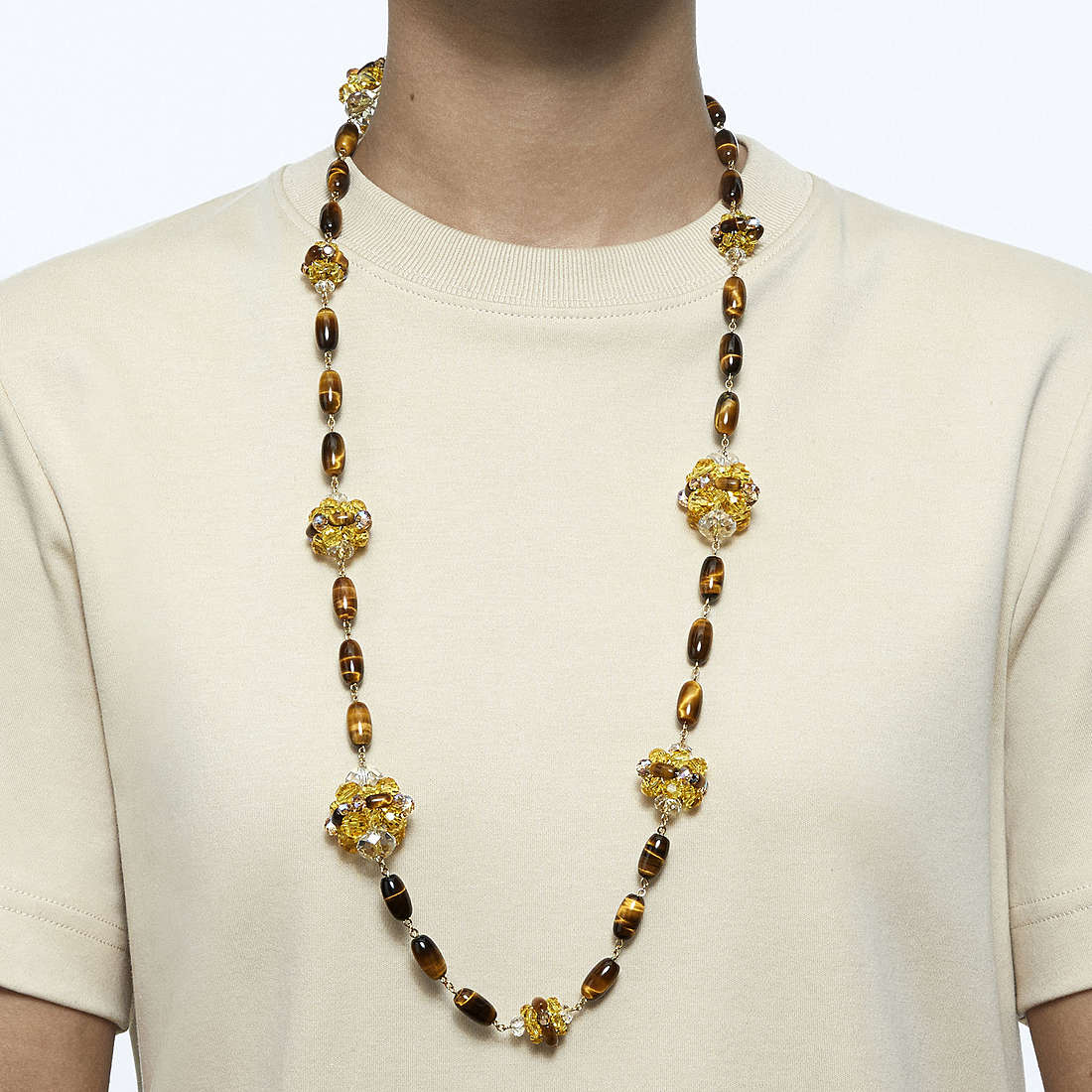 Swarovski necklaces Somnia woman 5600794 wearing