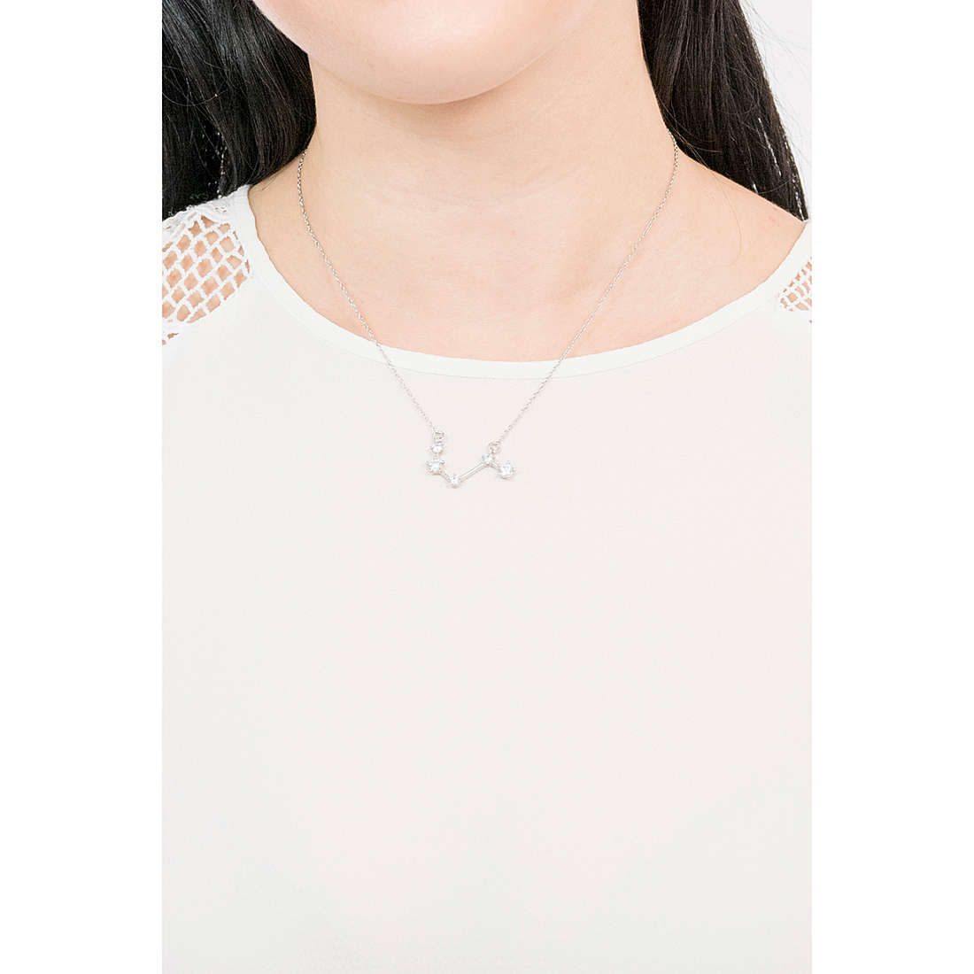 GioiaPura necklaces Zodiaco woman GYXCAZ0018-ARI wearing