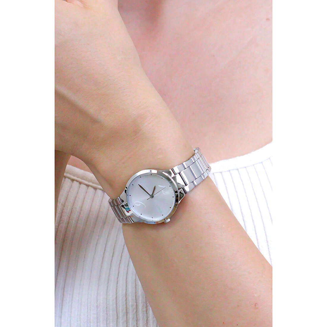 Lorus only time Classic woman RG209UX9 wearing