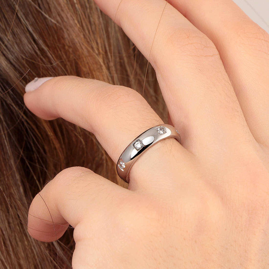 Morellato rings Love Rings woman SNA45014 wearing