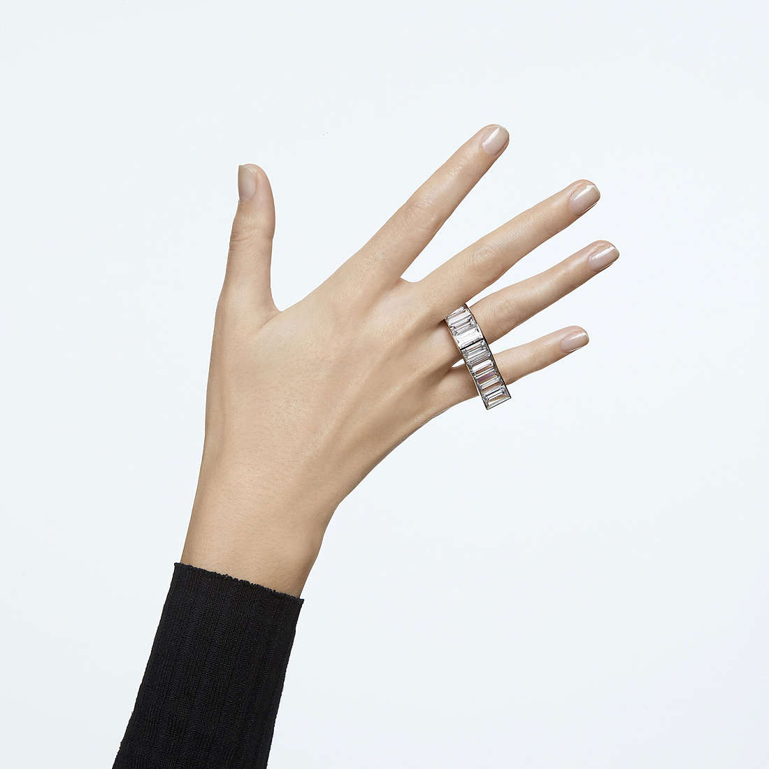 Swarovski rings Matrix woman 5610739 wearing